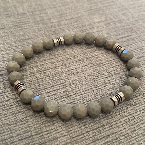 Gray Faceted Crystal Stretch Bracelet w/ Silver Accent Beads – Handmade Unisex - Picture 2 of 4
